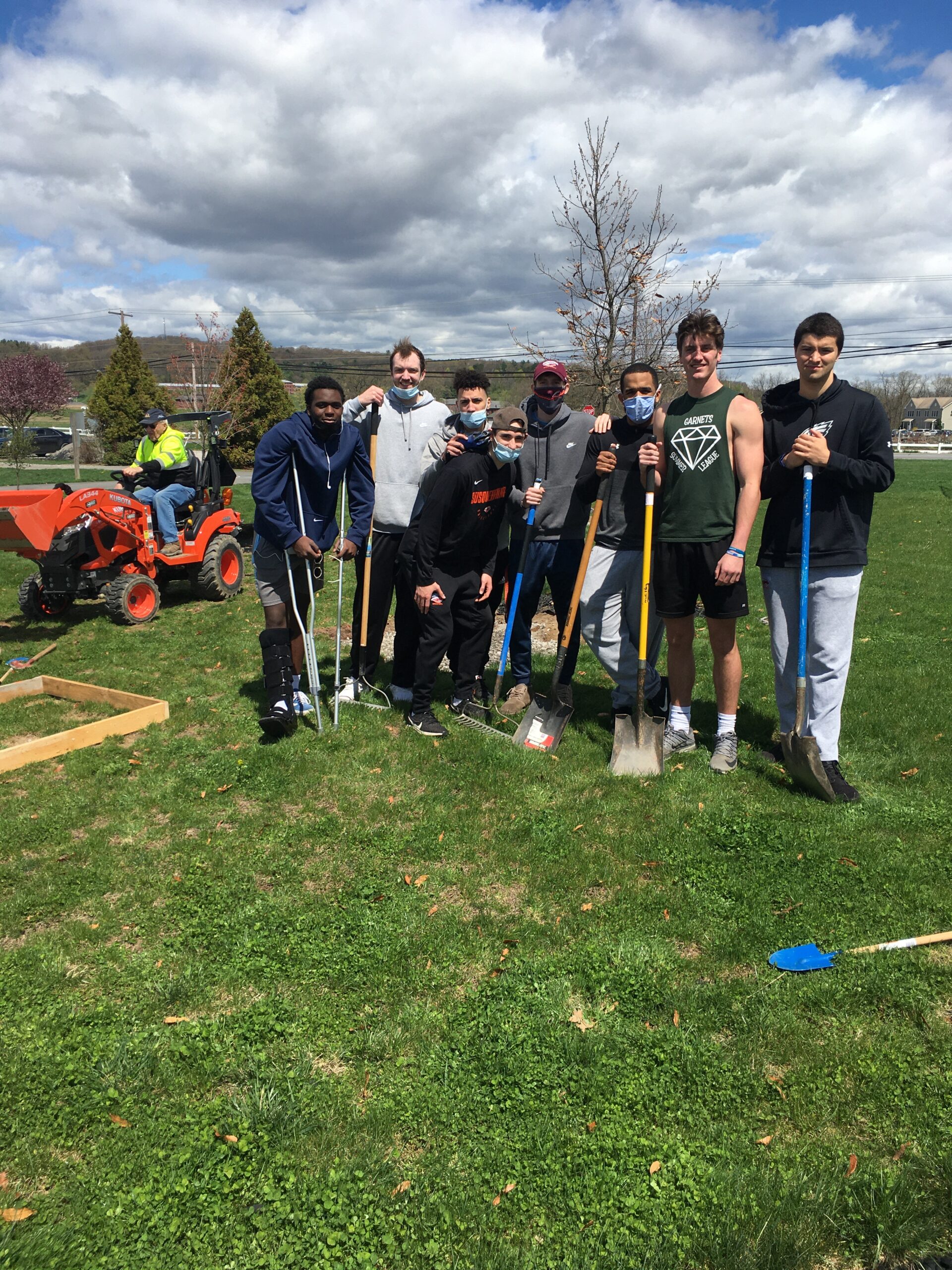 Susquehanna University Basketball Teams Assist with Spring Clean Up
